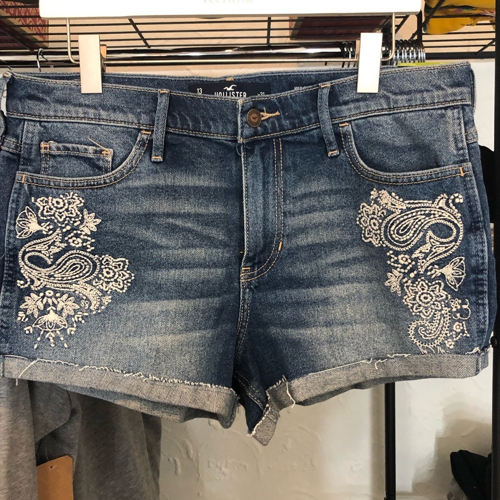Embroidered Hollister Shorts NWT